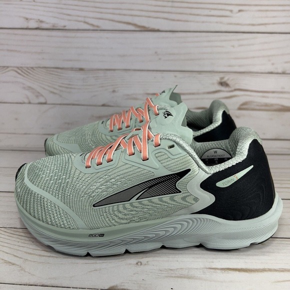 Altra Green Athletic Shoes with Breathable Mesh and Streamlined Design - Picture 4 of 9